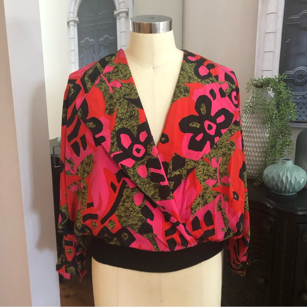Vintage Jacques vert blouse Vibrant fuchsia ,red 
W/ black & army green. Size 14